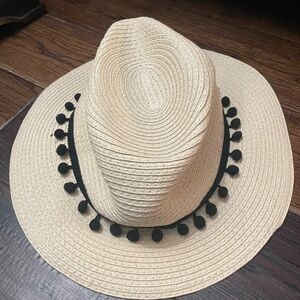 Sole society straw hat black Pom trim poms NWT